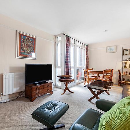 Elegant 1Br Flat With Balcony & City View, Walworth 런던 외부 사진