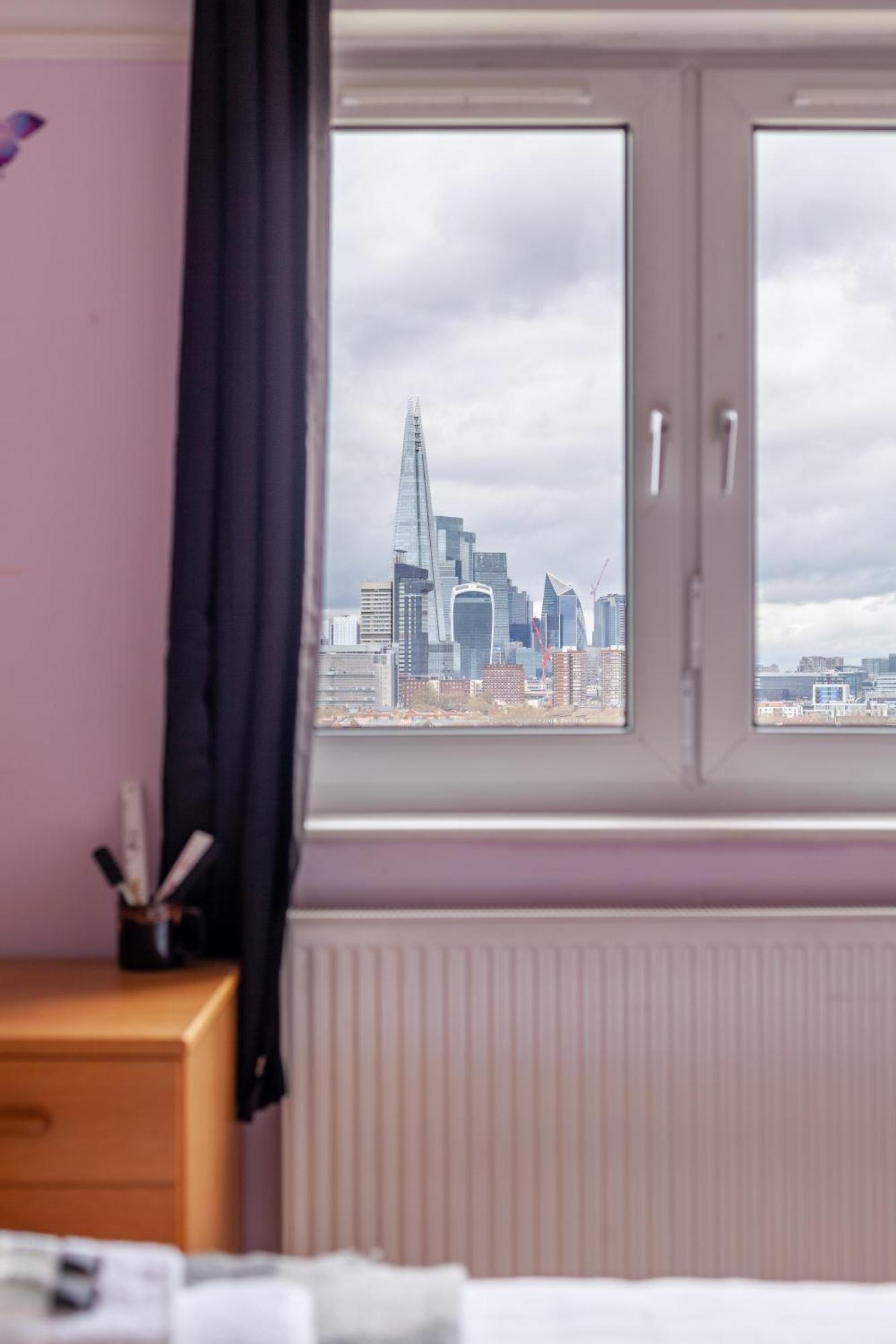Elegant 1Br Flat With Balcony & City View, Walworth 런던 외부 사진