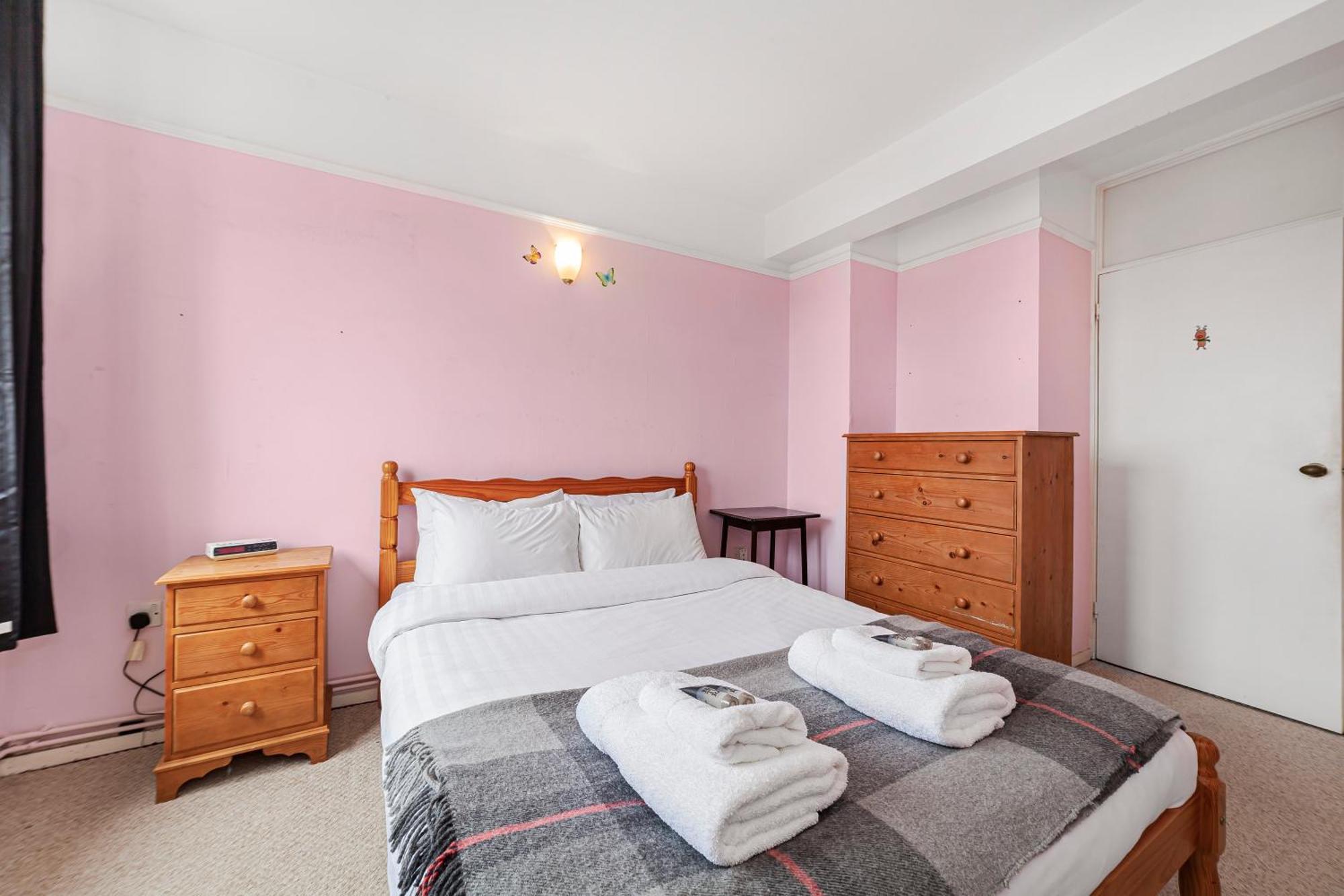 Elegant 1Br Flat With Balcony & City View, Walworth 런던 외부 사진